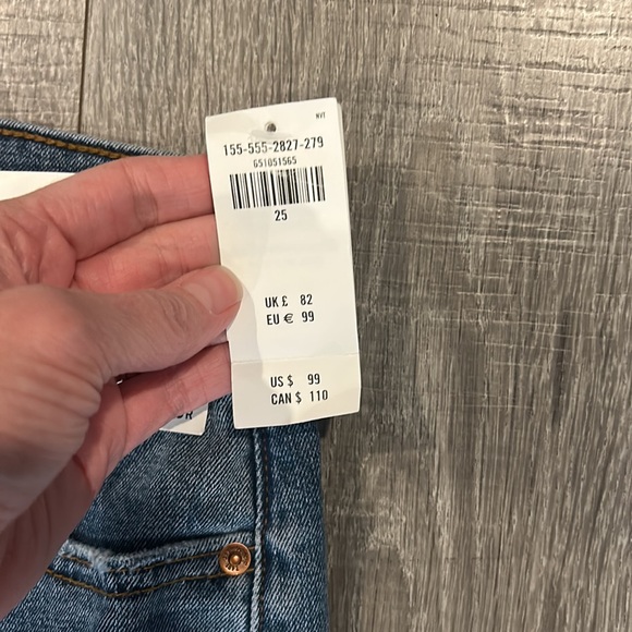 Abercrombie and Fitch straight leg jeans. Size 25 NWT - Picture 3 of 4